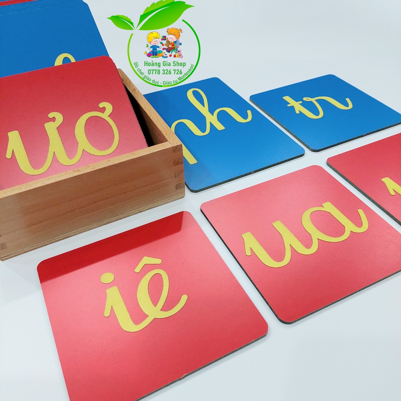 Hộp 18 Chữ ghép nhám Tiếng Việt in thường nét viết (Sandpaper Letters)