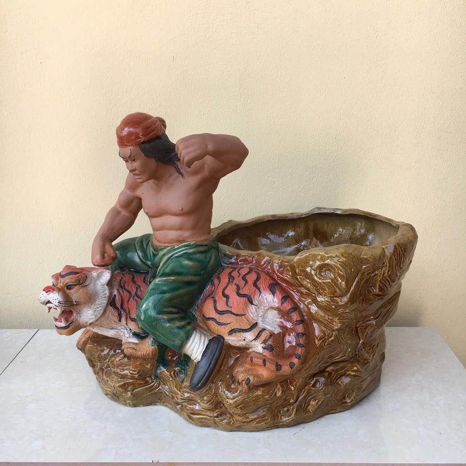 Chậu tượng Võ tòng đánh hổ men màu xanh ngọc gốm Bát tràng 1 size CT-30