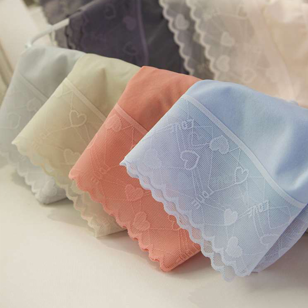 Quần Lót Cotton Cạp Ren Họa Tiết Tim FLQ43
