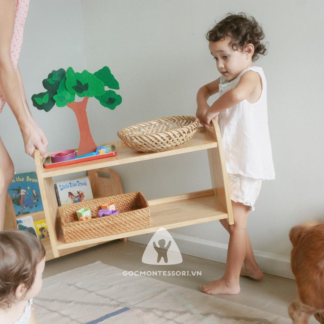 Kệ Montessori để đồ chơi cho bé