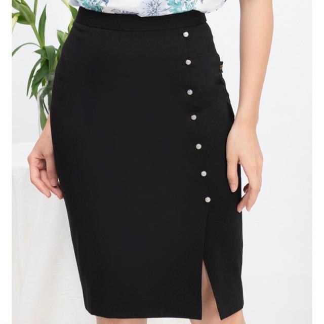 Chân váy bút chì sẻ tà trước đính cúc ngọc nhẹ nhàng thời trang nữ