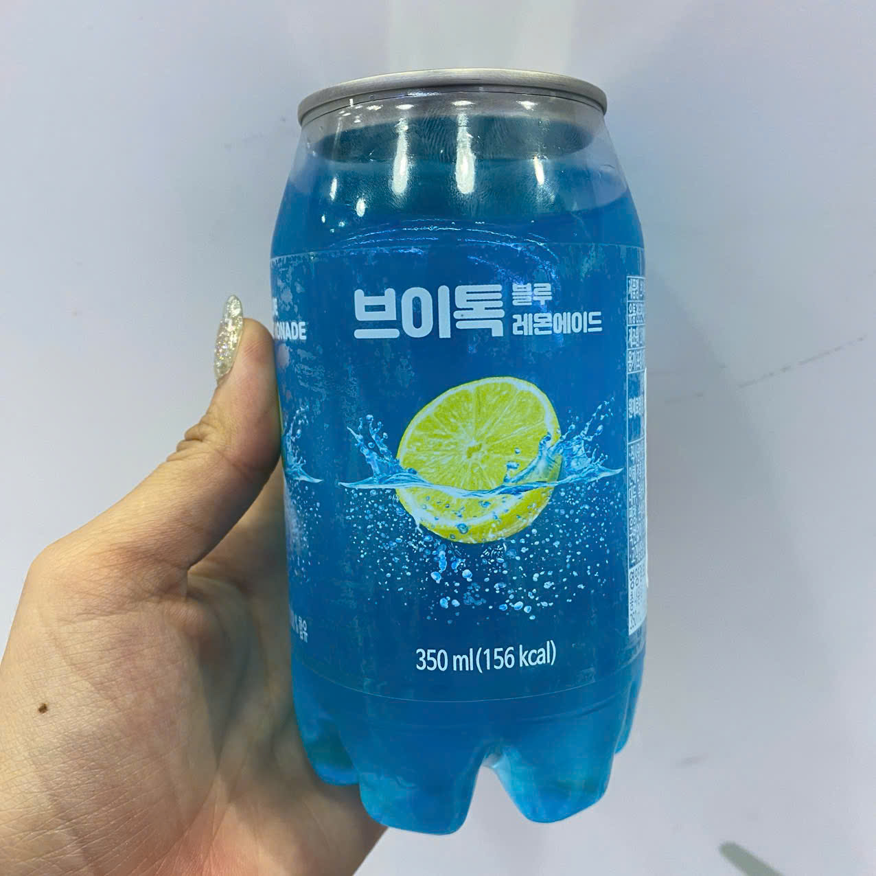 Nước Soda Chanh Xanh Vtalk Hàn Quốc Lon 350ML / 브이톡) 브이톡 블루레몬에이드 350G