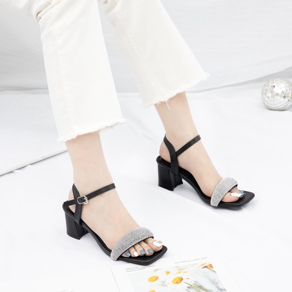 Giày MWC 4305 - Giày Sandal Cao Gót 5cm, Cao Gót Đế Vuông Quai Ngang Đính Đá Sang Chảnh