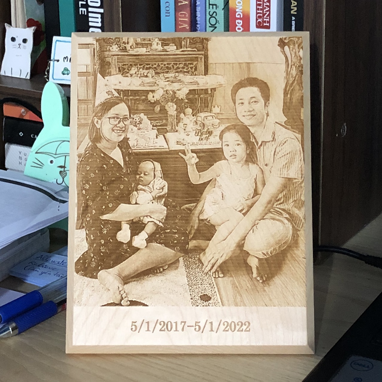 Tranh gỗ khắc ảnh gia đình -  quà tặng kỉ niệm ý nghĩa