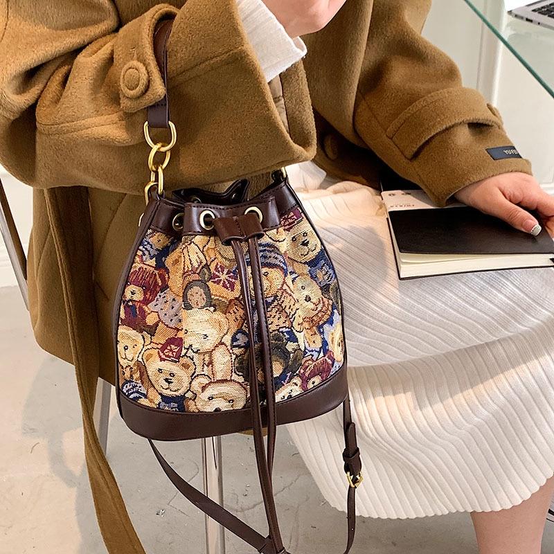 Wholesale fashion new bucket bag canvas bear pattern women's bag drawstring exquisite handbag women's bag shoulder cross-body bag