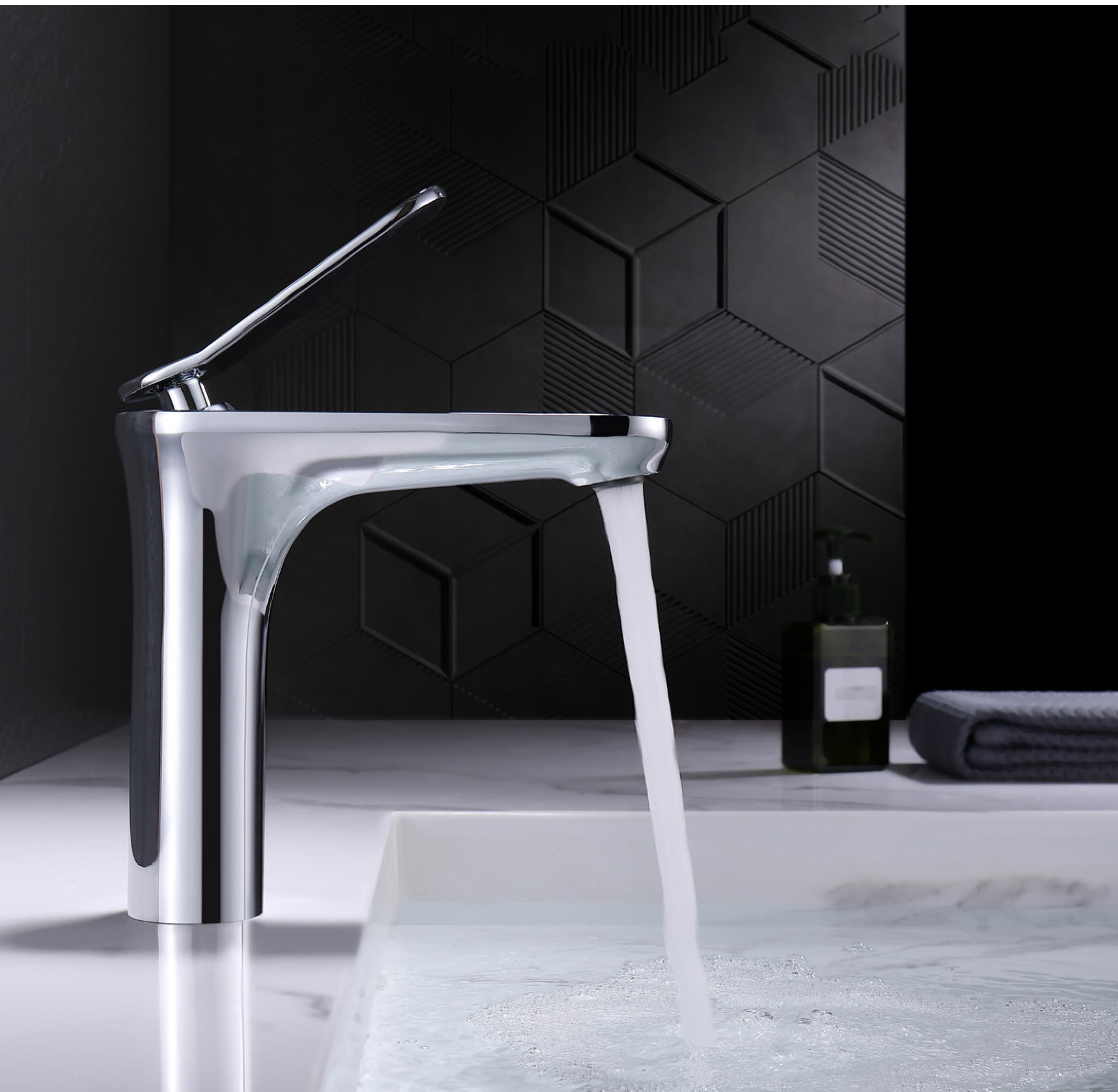 VÒI LAVABO ĐỒNG THAU NÓNG LẠNH EUROVINTO CAO CẤP MÃ 6733