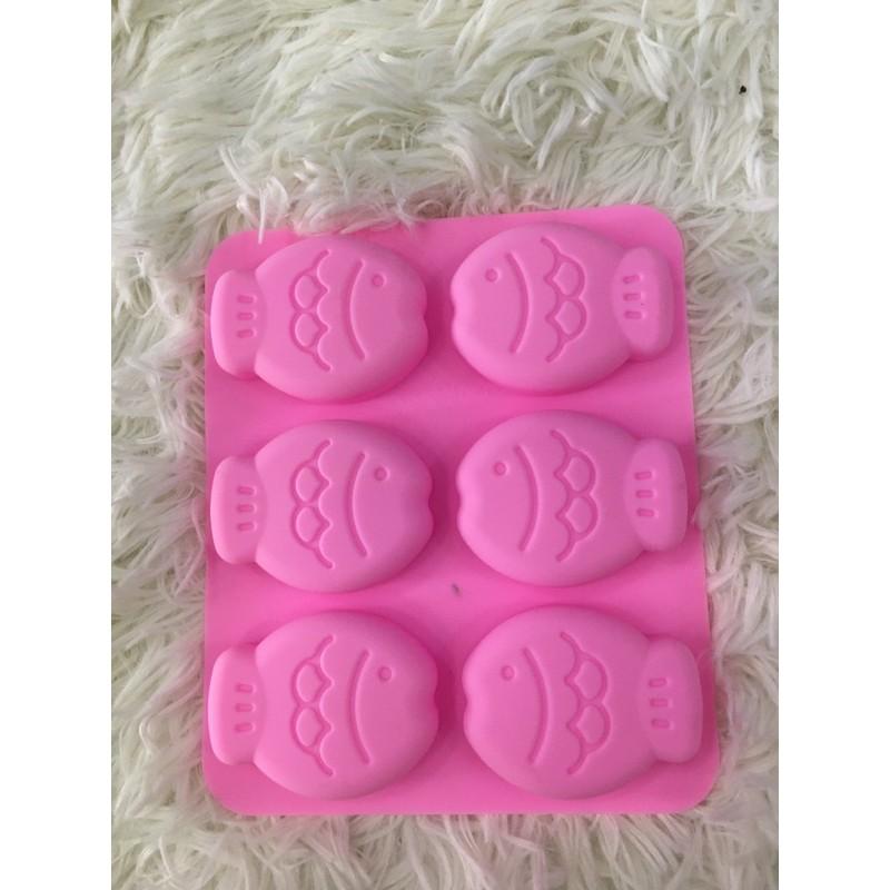 Khuôn silicone hình cá, quả thơm