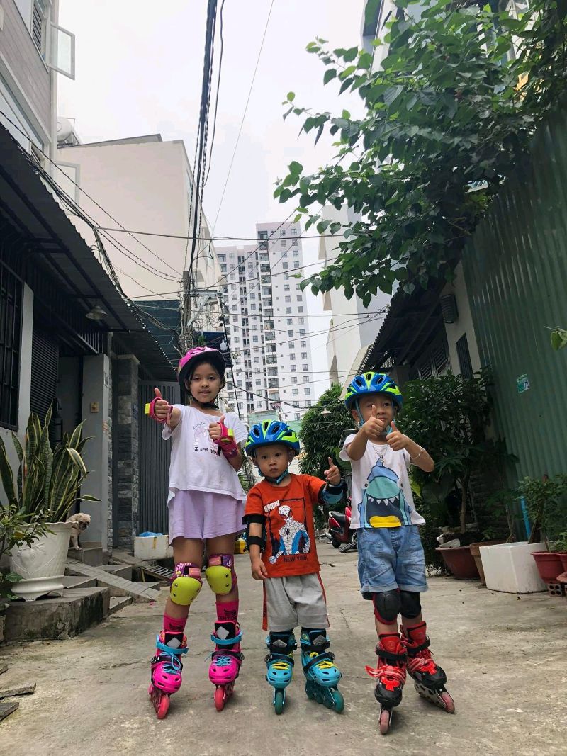 Tất Vớ Chuyên Dụng Đi Giày Patin Chơi Thể Thao Trẻ Em Và Người Lớn Màu Ngẫu Nhiên