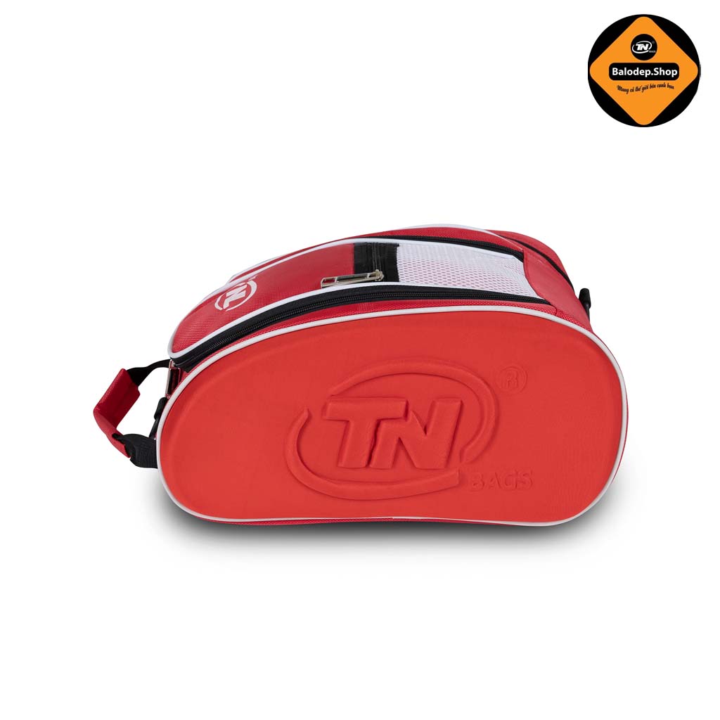 Túi Đựng Giày Thể Thao TNBags TN.B 9002 Màu Đỏ – Ngăn Rộng, Sang Trọng, Chống Nước, Logo Dập Nổi Cá Tính, Dây Đeo Thoải Mái!