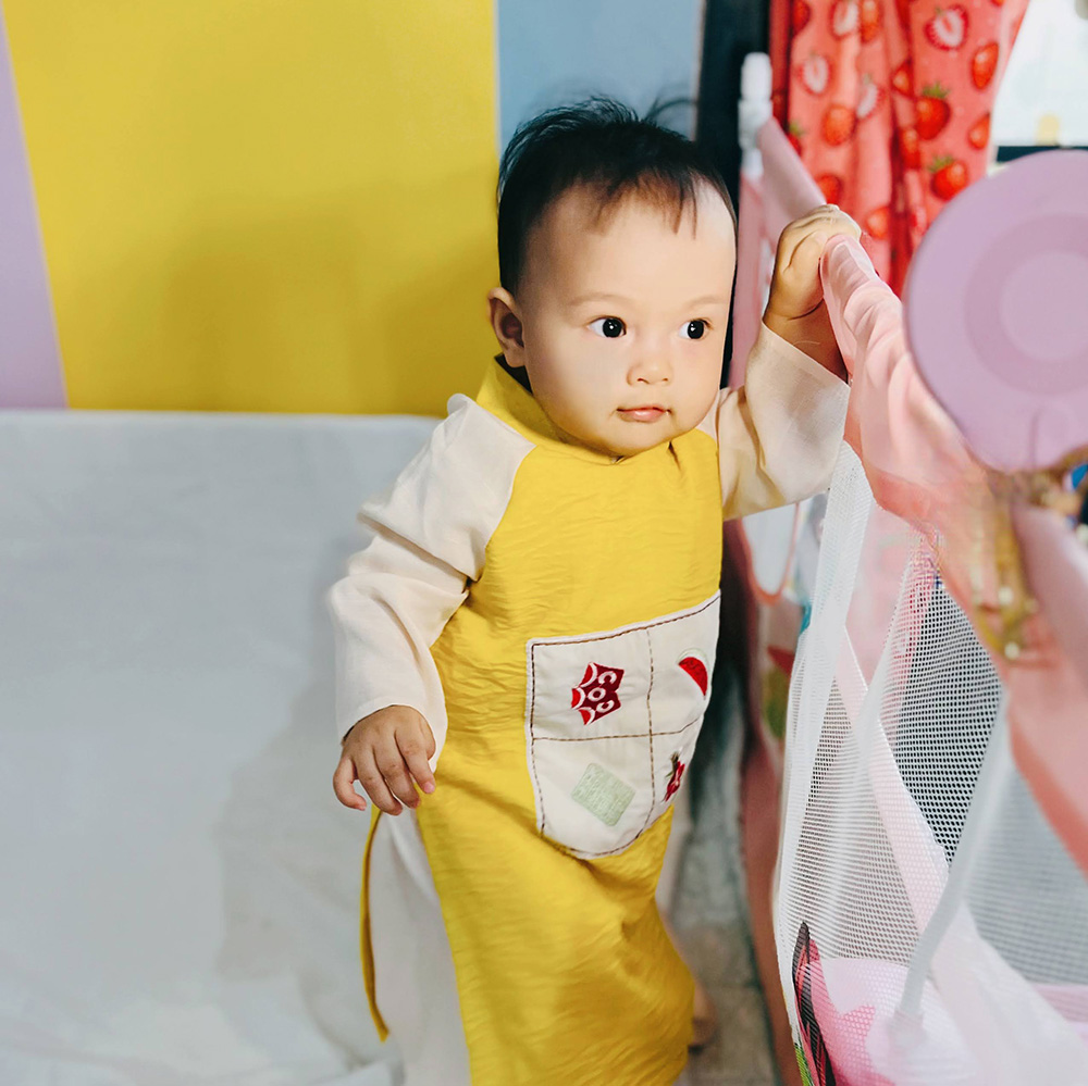 Áo dài Vàng bé trai bé gái thêu Tết chất đũi phối lụa vân mây mềm mát thấm hút tốt MamLa