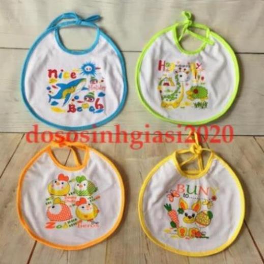 Set 5 yếm cột dây cho bé sơ sinh, mặt sau của yếm có ni lông chống thấm