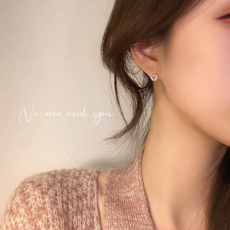 Khuyên tai tròn đính ngọc phong cách hàn quốc