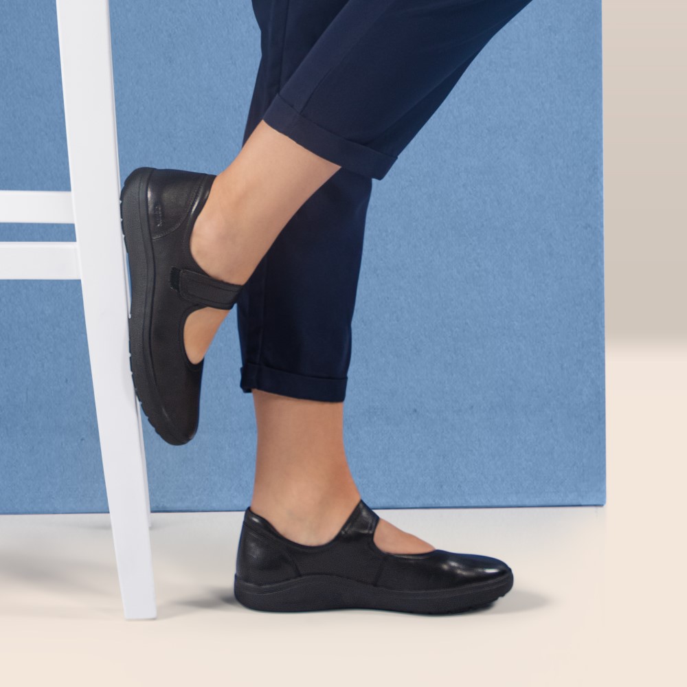 Giày búp bê sức khoẻ nữ Aetrex Erica Black - giày bít đế đệm giảm đau chân