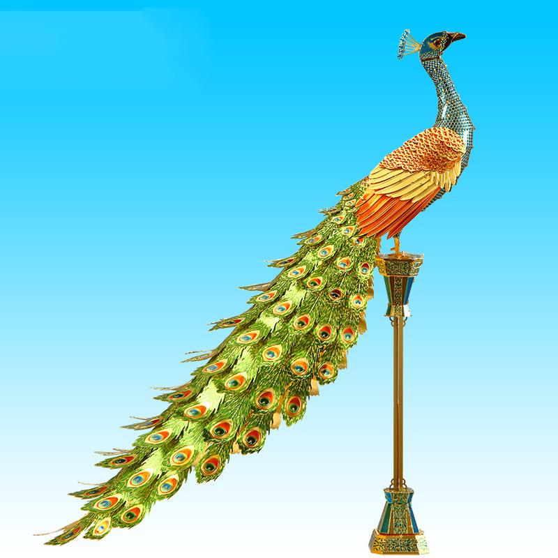 Mô hình thép 3D tự ráp Colorful Peacock