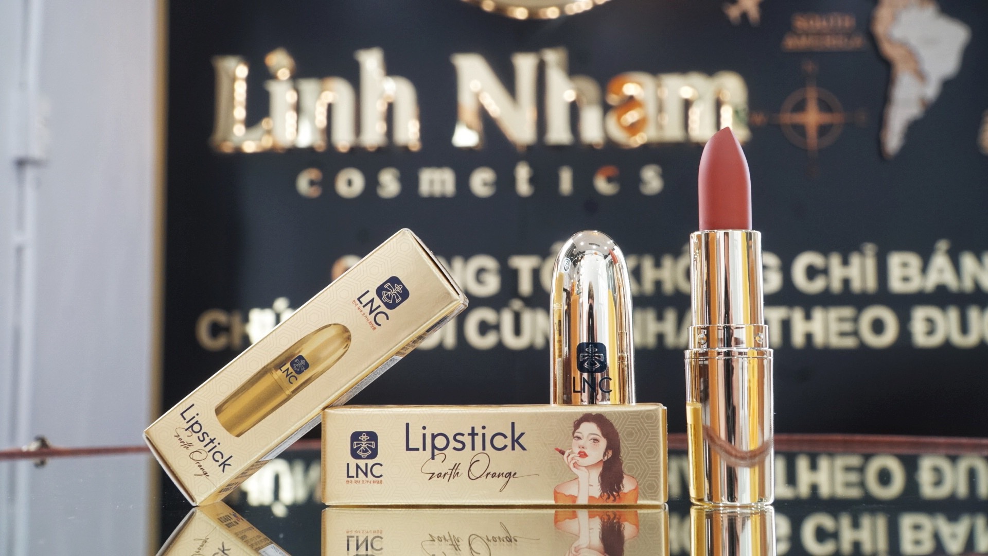 Son Organic không chì LNC Hàn Quốc màu Cam đất ánh đỏ (LNC EARTH ORANGE LIPSTICK 03.EARTH ORGANGE)