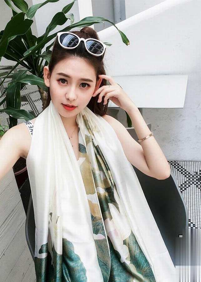 Khăn Choàng Cổ Lụa Hoa Sen Trắng Xanh - Silk - 180x90cm - Mã KS021