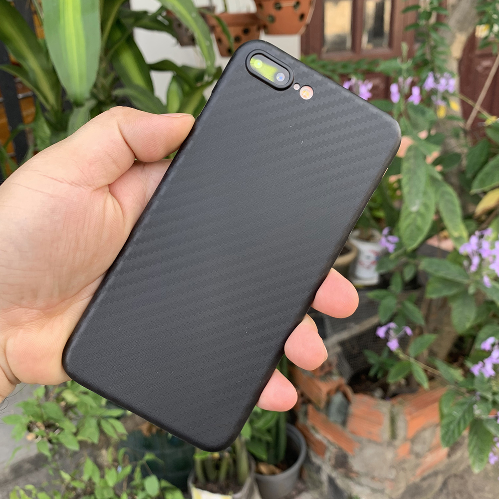 Ốp lưng siêu mỏng, vân carbon dành cho iPhone 7 Plus / iPhone 8 Plus - Màu đen