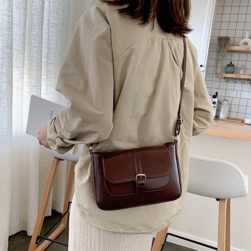 Túi đeo chéo khoá bấm retro
