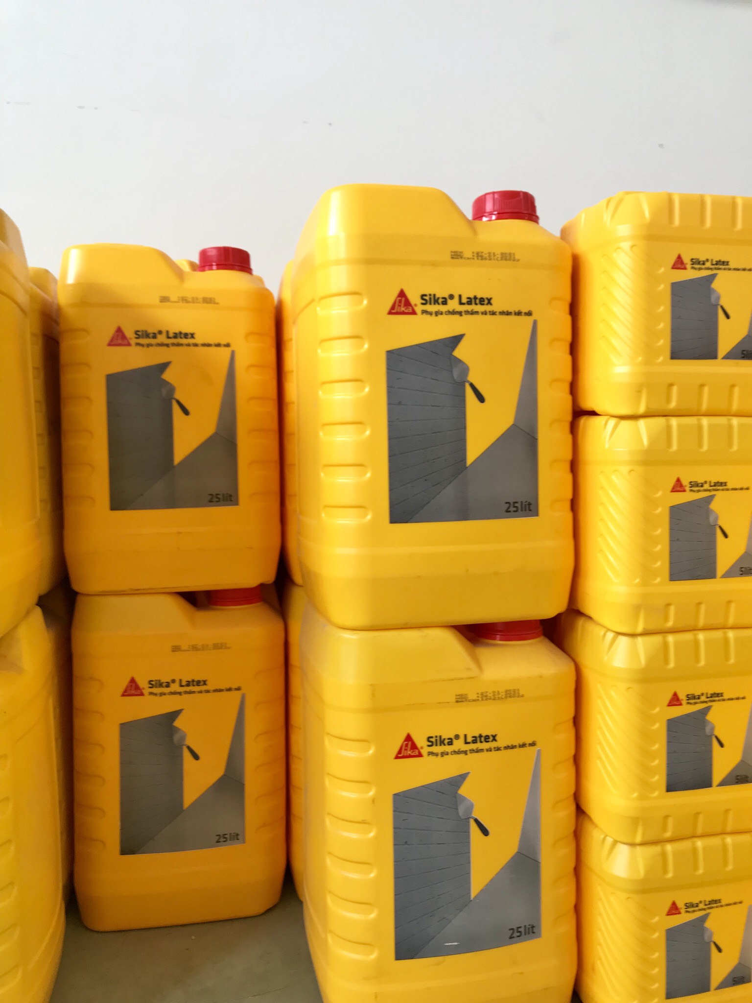 Phụ gia chống thấm vữa cao cấp và tác nhân kết nối - Sika Latex