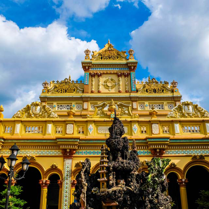 Tour Cao Cấp: Mỹ Tho - Bến Tre 1 Ngày, Cơm Phần Đặc Sản, Khởi Hành Hàng Ngày
