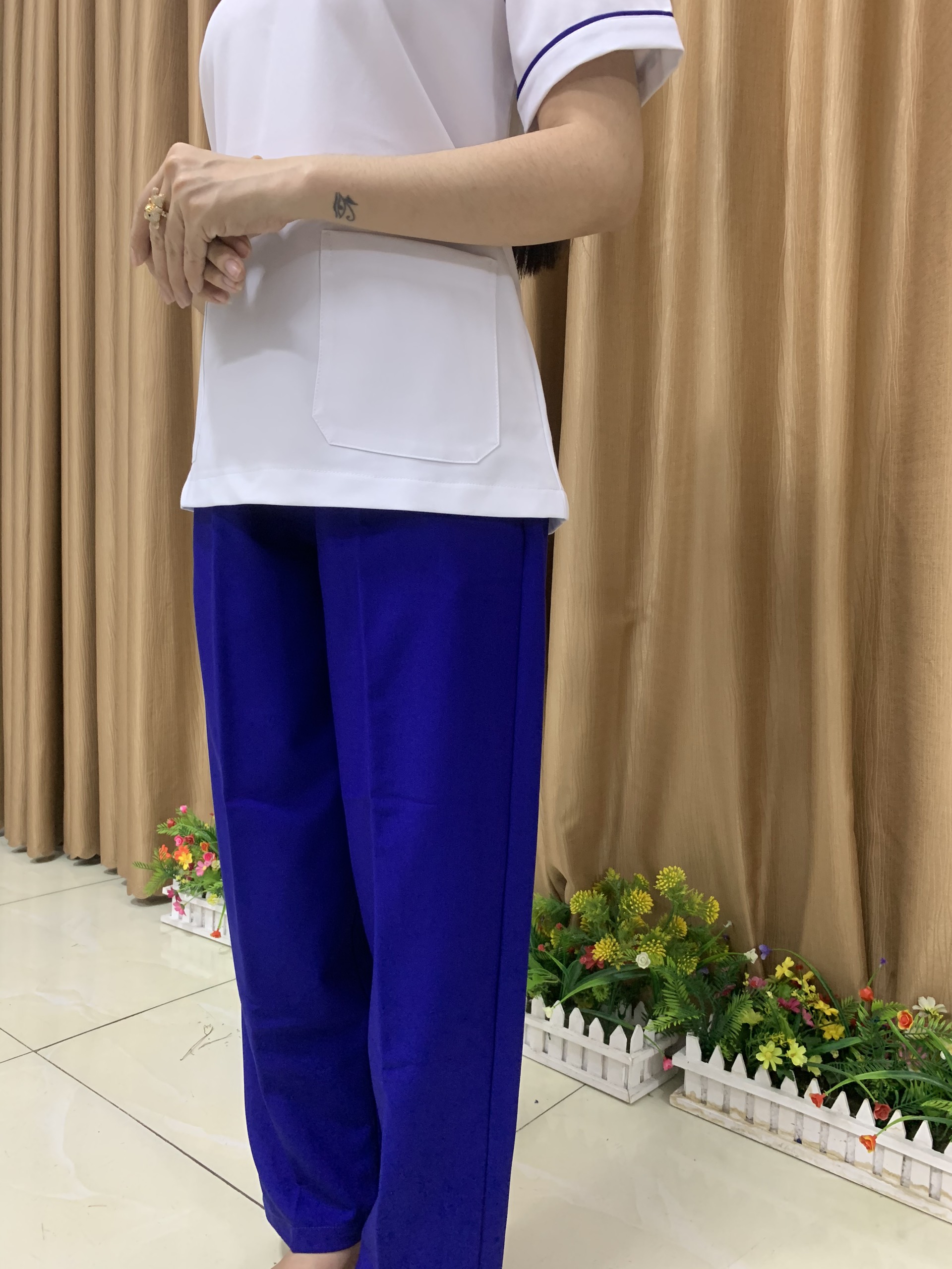 Bộ Scrubs nữ - Size XL - Trắng cổ bích