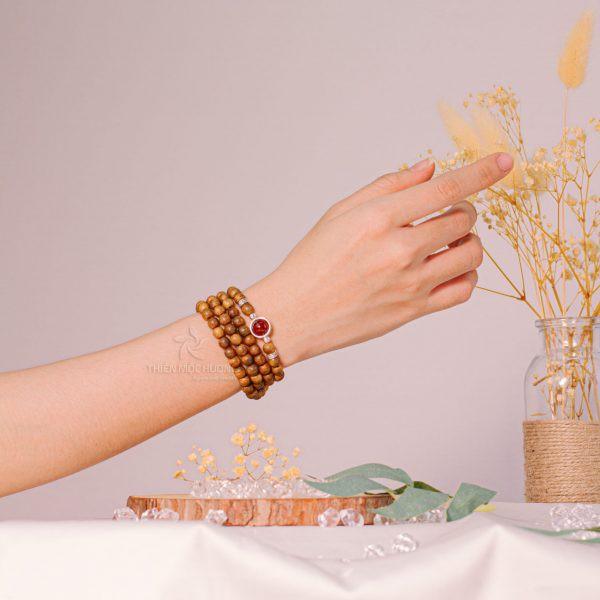 Vòng tay trầm hương 108 Ngân Tú Bảo Trầm hạt - Charm bạc S925 và đá phong thủy