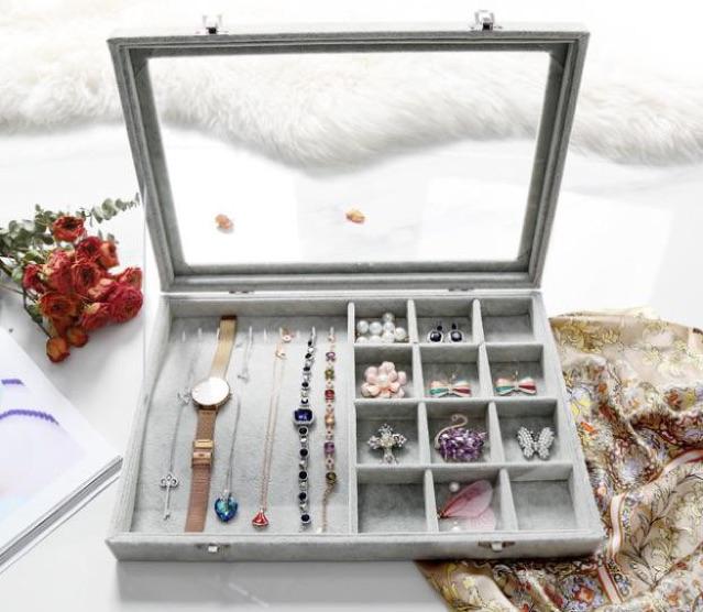 Hộp đựng trang sức nhung xám