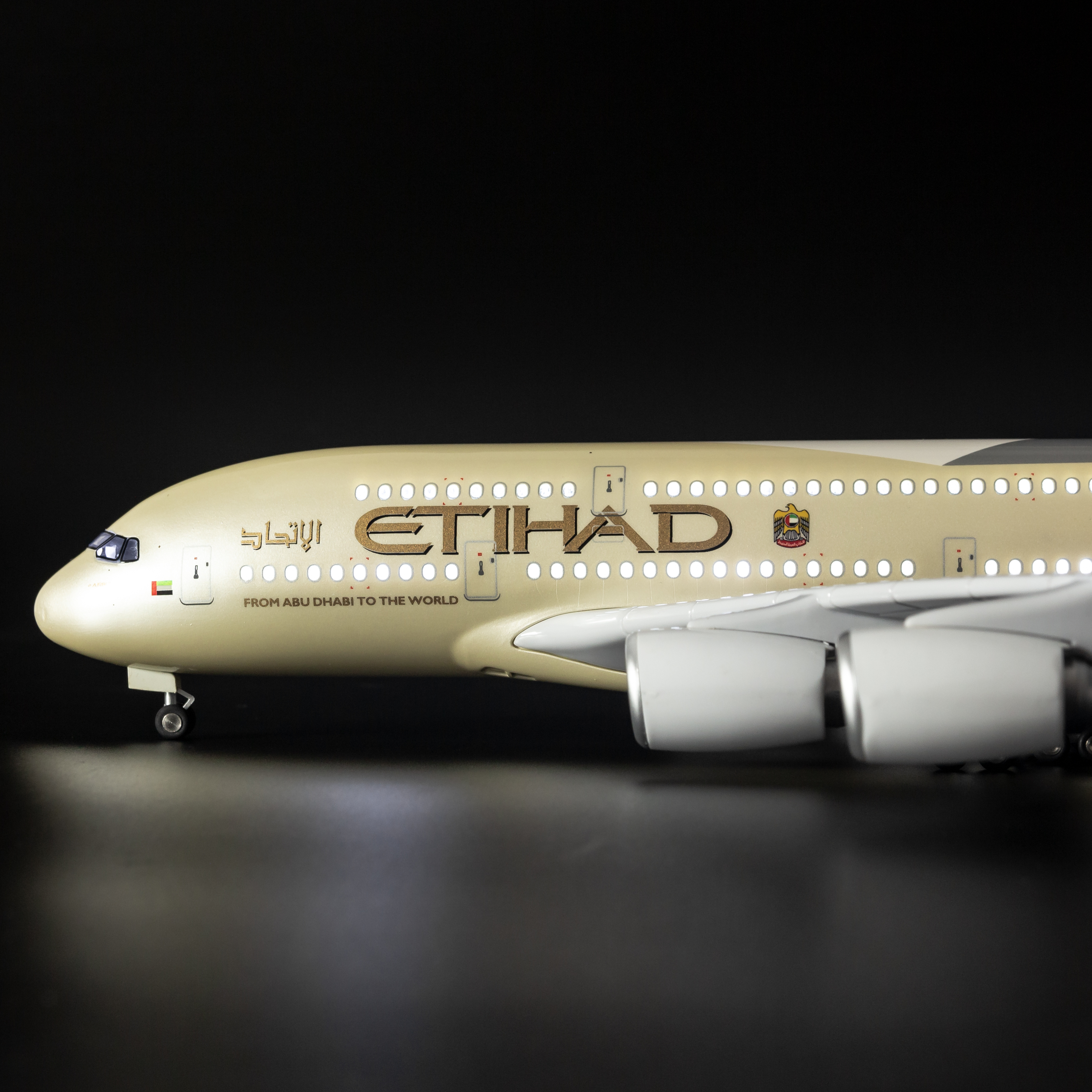 Mô hình máy bay Etihad Airways Airbus A380 lắp ráp có đèn 47cm MBMH46