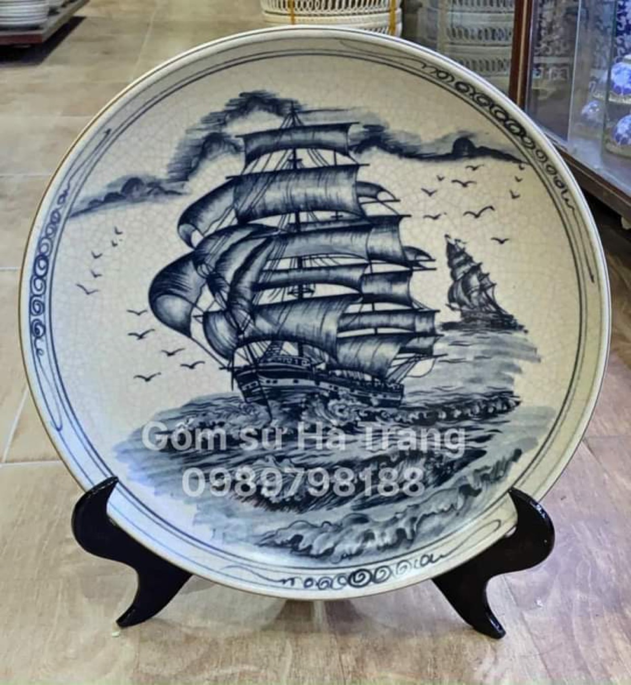 Đĩa cảnh gốm sứ Bát Tràng cao cấp men rạn hoạ tiết thuận buồm xuôi gió đường kính 35cm