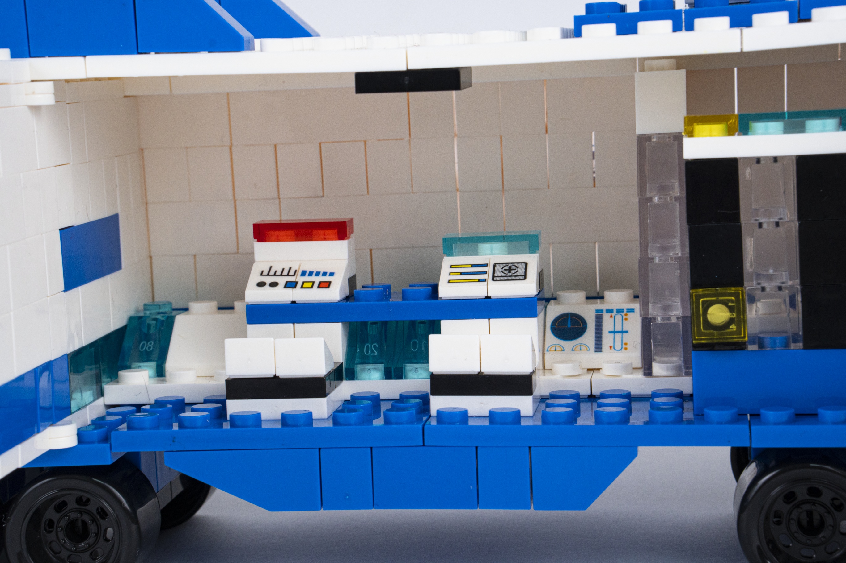 Đồ chơi lắp ráp Xe cảnh sát 6 trong 1 – Police Car - Toys &amp; Joys