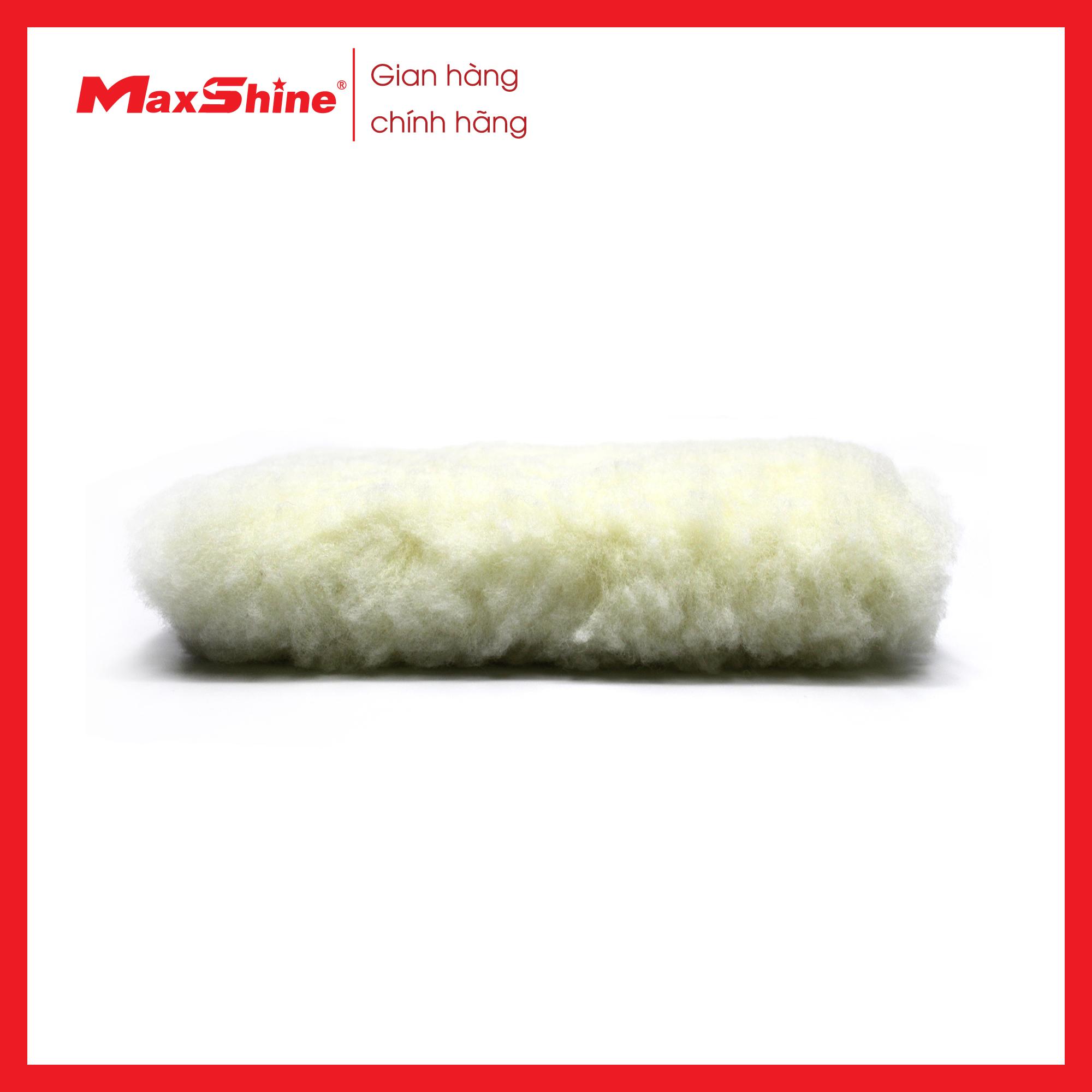 Miếng bông rửa xe Maxshine 8011006 được làm bằng chất liệu len tổng hợp siêu mềm mại, không bị rụng lông khi sử dụng và không bị ăn mòn bởi hóa chất.