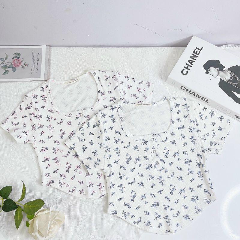 Áo croptop vạt bầu nút bấm in hoa