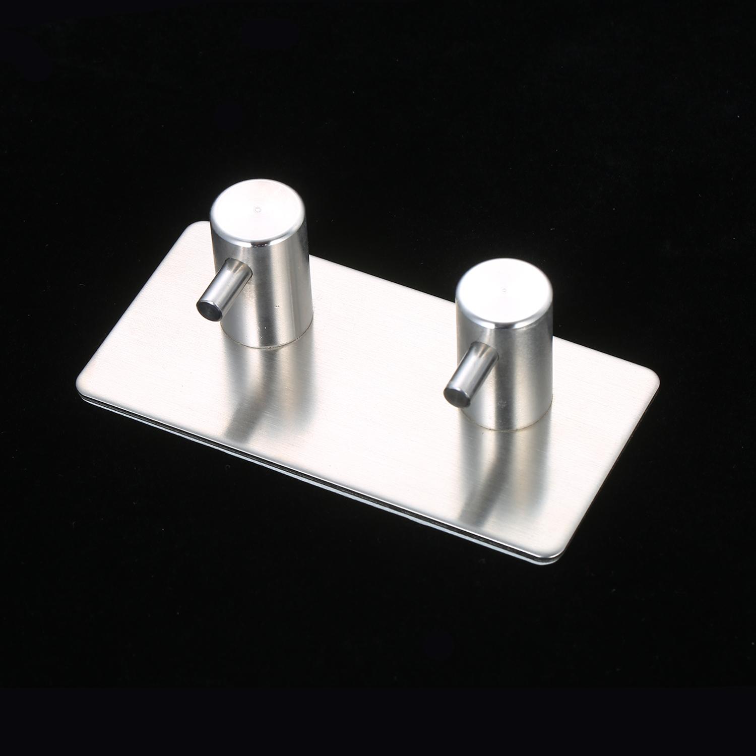 Móc dính bằng thép không gỉ 304, chống thấm nước và chống ăn mòn phù hợp với các bề mặt nhẵn như gạch men, bề mặt kim loại, kính