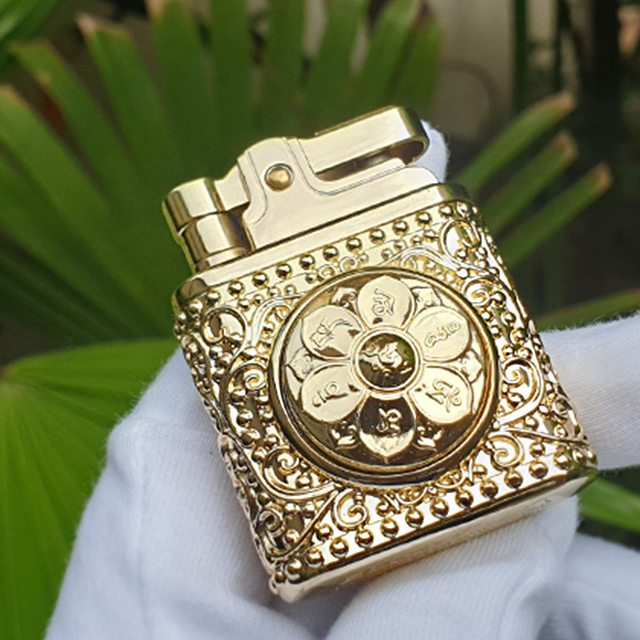 Vỏ Hột Quẹt Bật Lửa Zorro Z582-201 Thiết Kế Độc Lạ Với Hoa Văn Cổ Nổi Phía Trước Nhiều Màu - Dùng Xăng Đá Cao Cấp