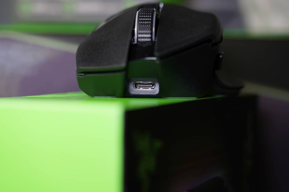 Chuột không dây Razer Basilisk V3 Pro-Ergonomic Wireless Gaming Mouse_Mới, hàng chính hãng