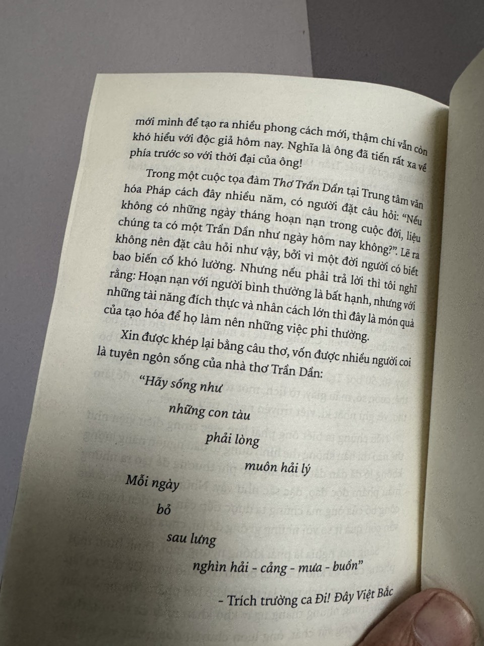 NGƯỜI NGƯỜI LỚP LỚP - Tiểu Thuyết Đầu Tiên Về Chiến Dịch Điện Biên Phủ - NXB Kim Đồng