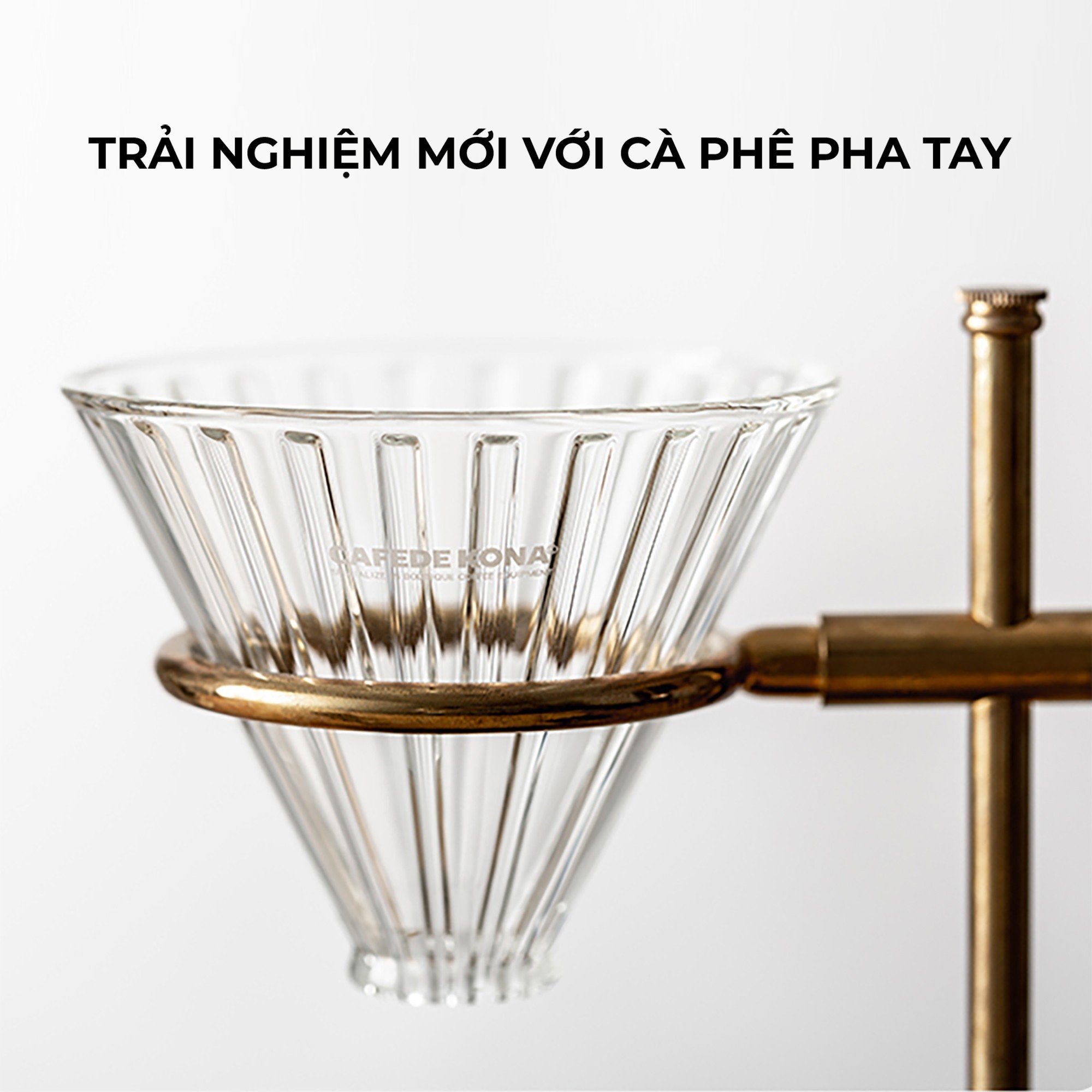 Phễu thuỷ tinh V60 rãnh thẵng đế nhựa đen CAFE DE KONA