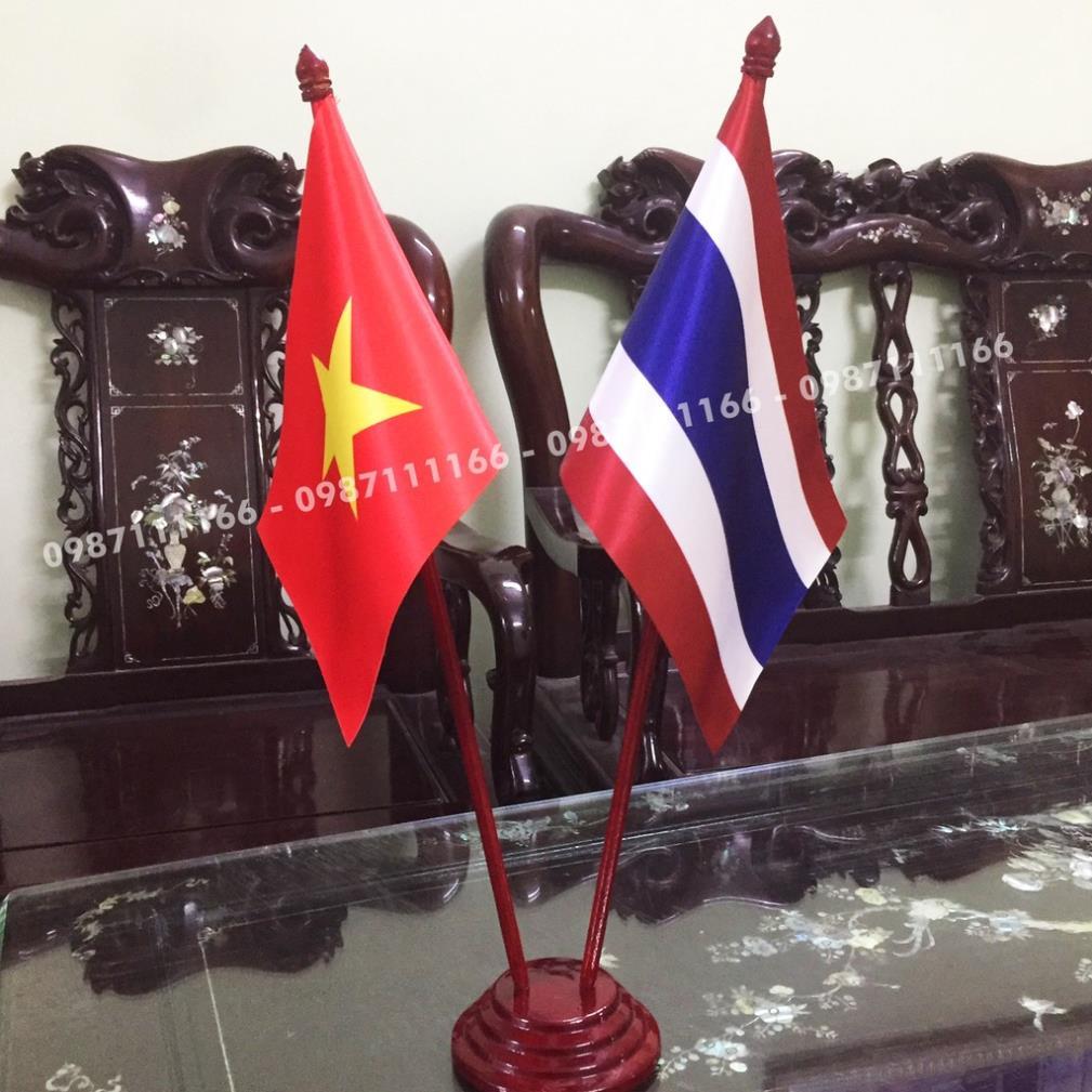 Cờ Để Bàn Đế gỗ Cắm 2 cờ Việt Nam - Thái Lan In Kỹ Thuật Số