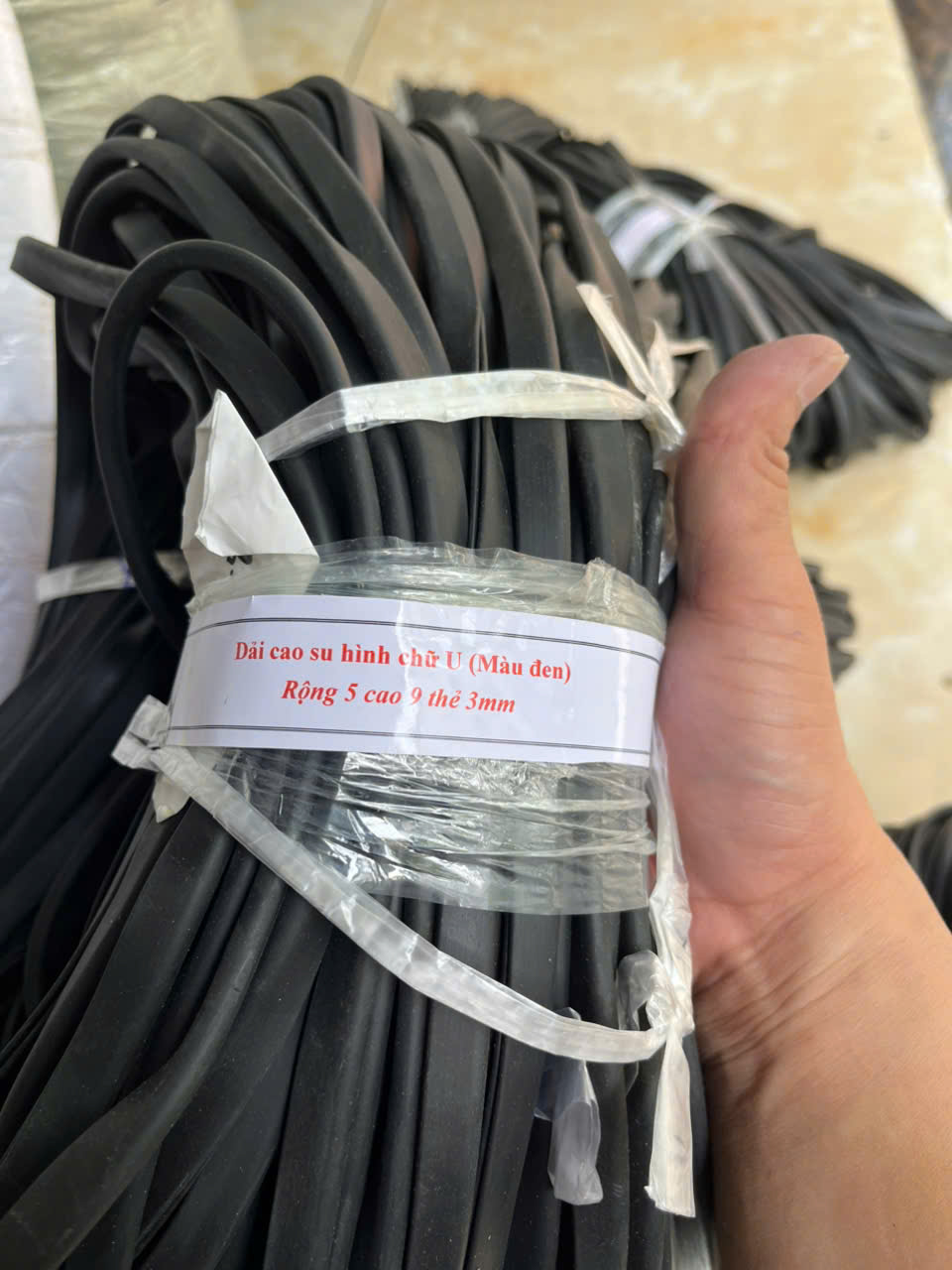 Dải cao su hình chữ U