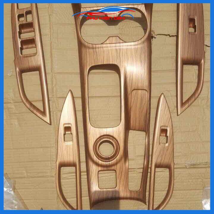 Ốp nội thất Outlander 2018-2019-2020-2021-2022 phanh cơ vân gỗ bảo vệ chống trầy xước và làm đẹp xe