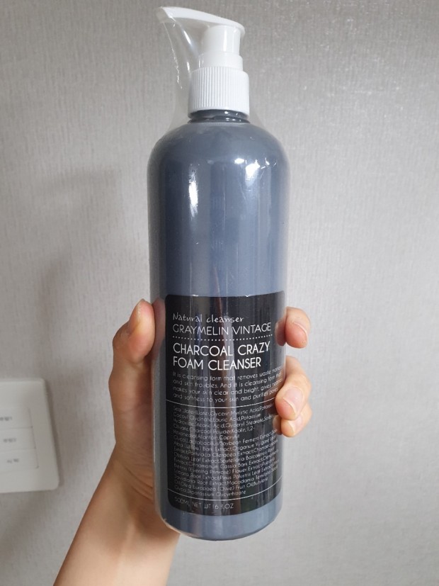 Sữa rửa mặt giúp sạch bã nhờn Graymelin Charcoal Crazy Foam Cleanser - 500ml