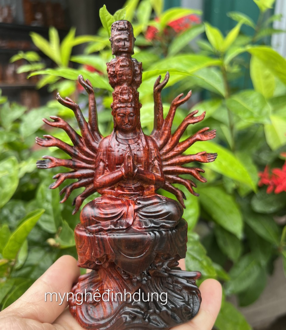 Tượng phật thiên thủ thiên nhãn bằng gỗ trắc đỏ đen kt cao 15x11x6cm