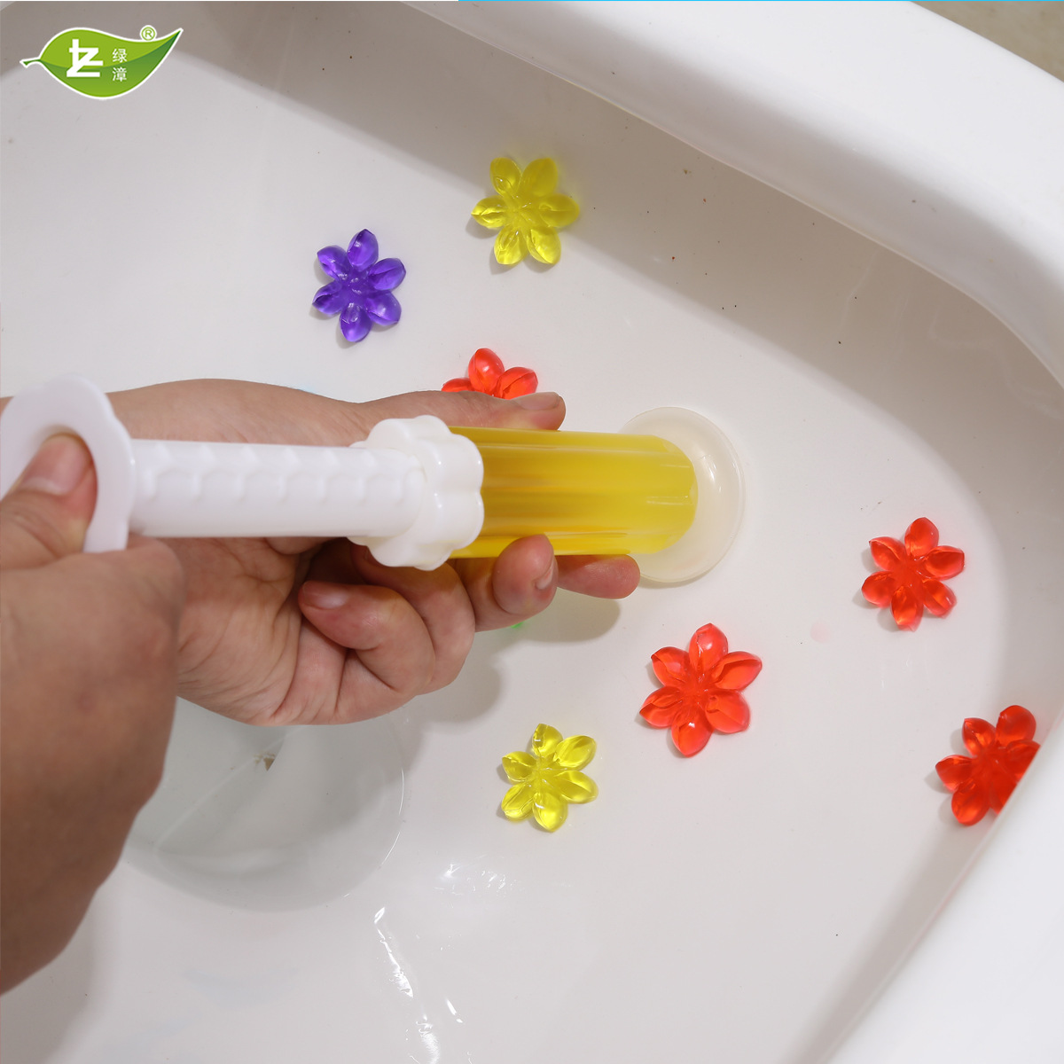 Set 5 hộp ống gel thơm  hình bông hoa , làm sạch, khử mùi toilet và diệt  khuẩn  giúp bồn cầu luôn sạch bong, sáng bóng dùng được cho mọi loại bồn cầu và cả lavabo mùi thơm tự nhiên tạo cảm giác dễ chịu khi sử dụng, an toàn  tiện lợi và nhanh chóng