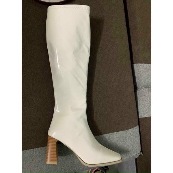 Bốt đùi nữ khoá cạnh da bóng gót vuông 6p hàng loại 1 fullbox ,Chất liệu co dãn 4 chiều ôm sát chân, trong lót lông B6