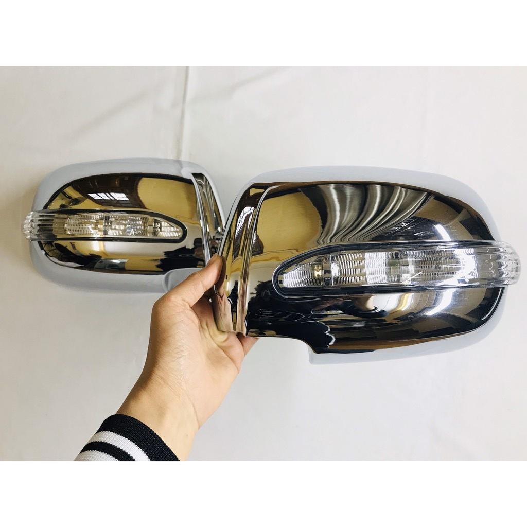 Ốp gương chiếu hậu cho xe Toyota Innova 2008-2016 loại có đèn xi nhan