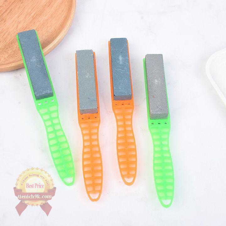 Đá mài dao có cán cầm tay bằng nhựa 2 mặt loại dài 12 cm có móc treo