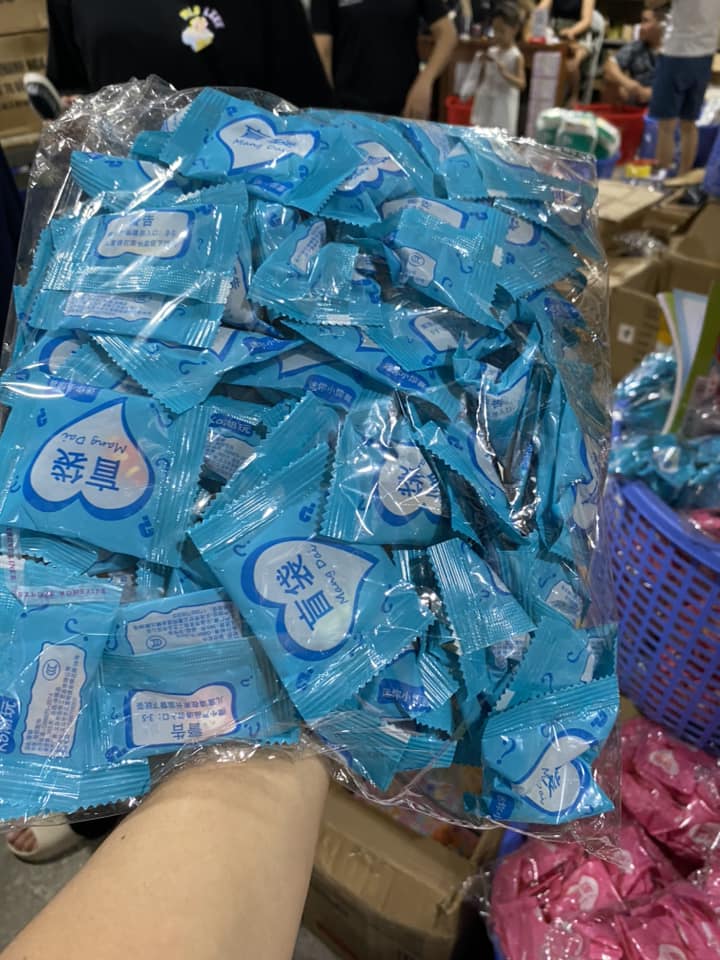 Combo 50 và 100 cái kẹo bóc quà bất ngờ cho bé,Túi mù hình con vật và đồ ăn làm quà tặng cho bé