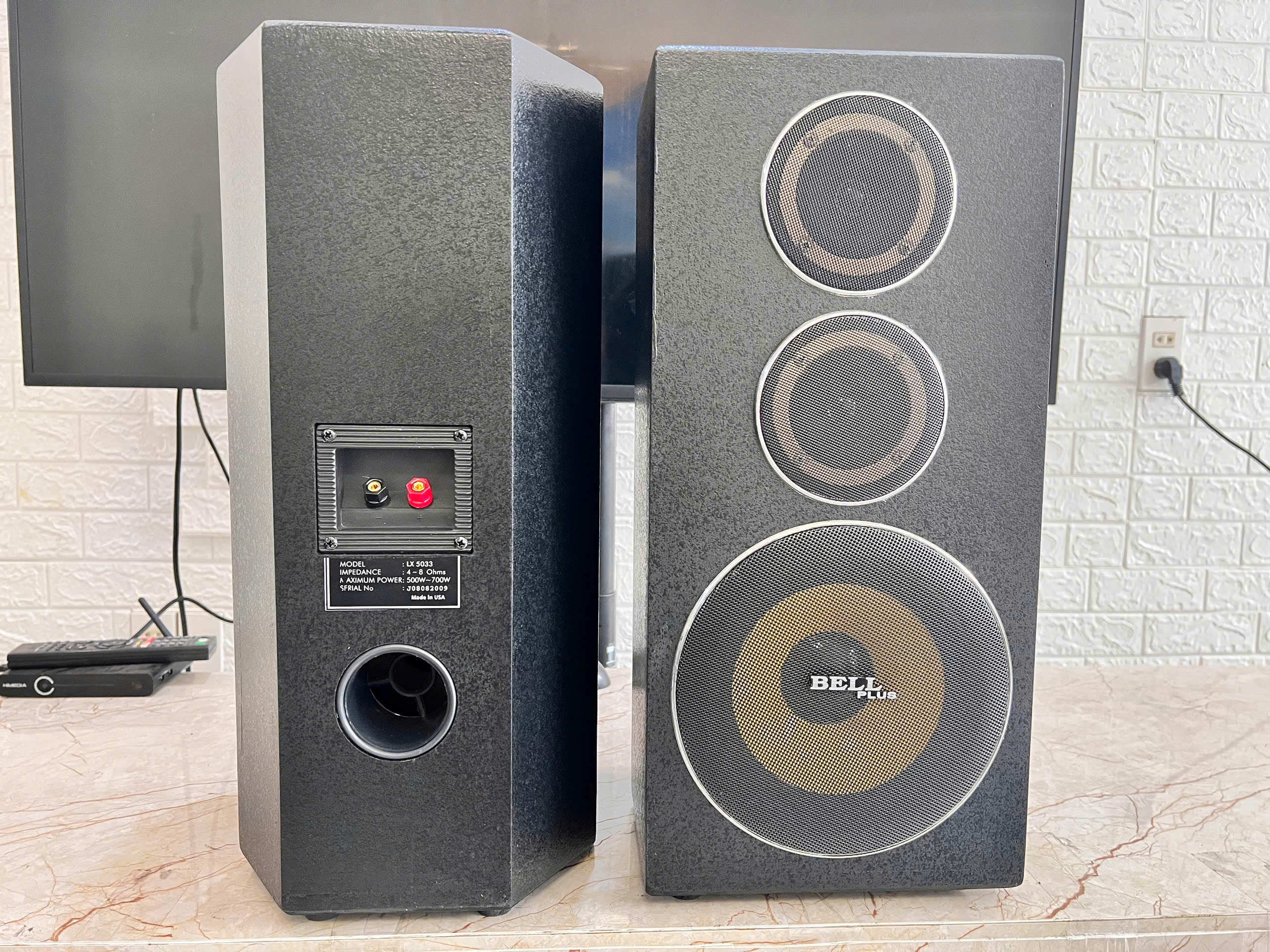 LOA ĐỨNG NHỎ GỌN BASS 20 VÀ 2 CHÉP TỪ 126 CÔN 38 CHÉP 10CM TỪ KÉP CHUYÊN QUÁN CAFE HỘI TRƯỜNG PHÒNG HỌP V,V,V,V LƯU Ý GIÁ TRÊN LÀ 1 CẶP (2 CÁI) HÀNG CHÍNH HÃNG