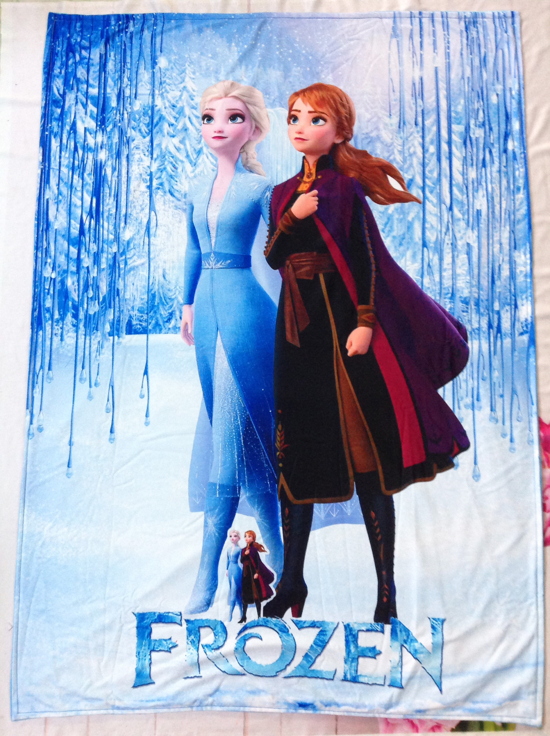Chăn Frozen cho bé gái