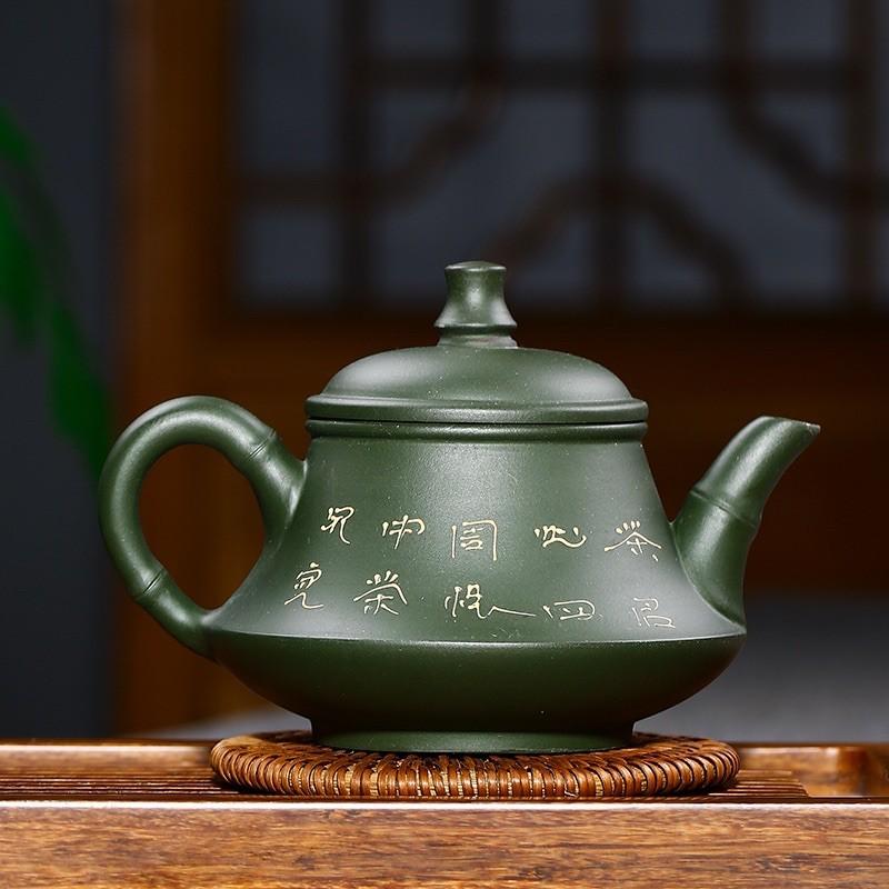Ấm lục sa Kim Liên Quân Trúc